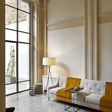 Opera 35 Hotel