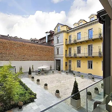 Opera 35 Hotel